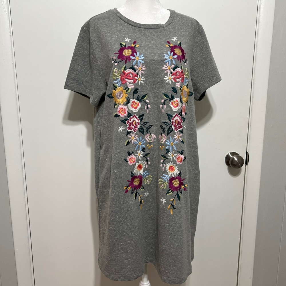 Umgee Women's Gray Embroidered Floral T Shirt Dress Midi Size M‎